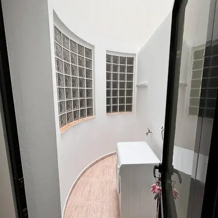 Mar Y Sol En El Medano, Tenerife Sur *