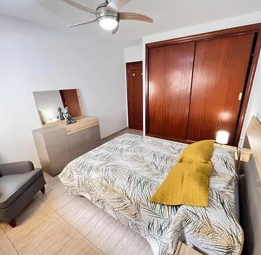 Mar Y Sol En El Medano, Tenerife Sur *